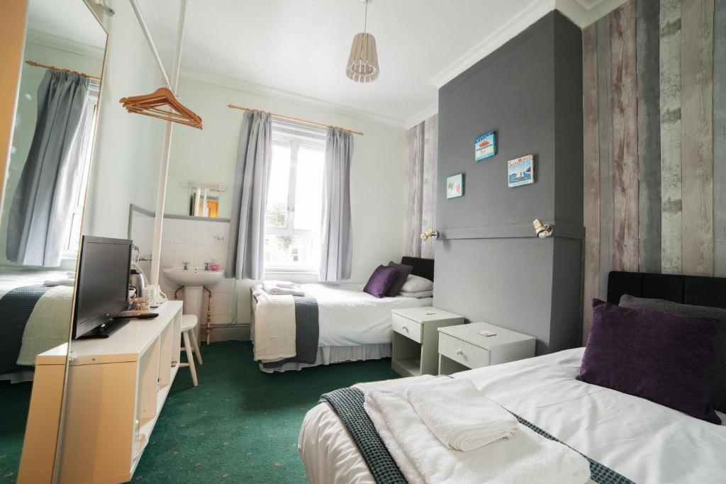 Waves In Bed & Breakfast Bournemouth Room photo