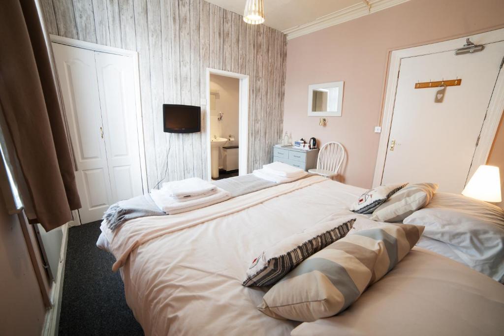 Waves In Bed & Breakfast Bournemouth Room photo