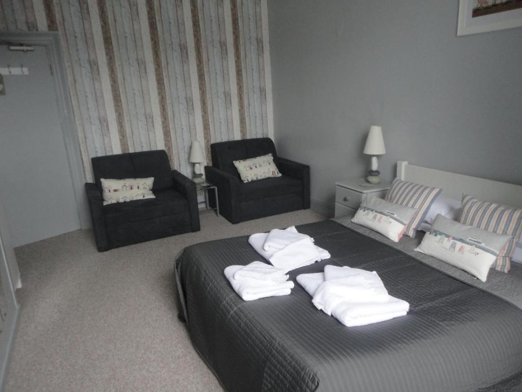 Waves In Bed & Breakfast Bournemouth Exterior photo